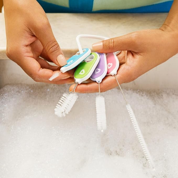 Munchkin® Details™ Bottle and Cup Cleaning Brush 4 Piece Set - Image 3