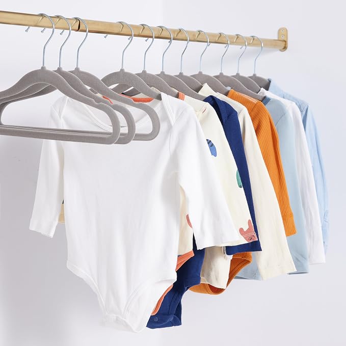 Amazon Basics Kids Space Saving Velvet Non-Slip Clothes Hangers - Image 5